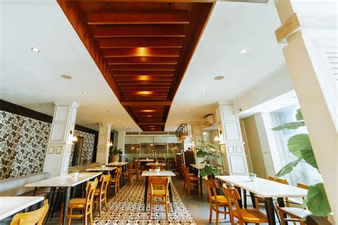 THE SUGARLAND HOTEL .